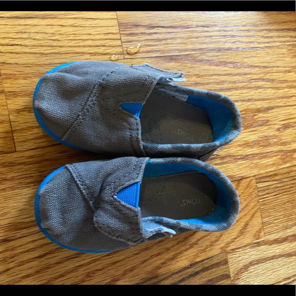 Toms Velcrow Shoe